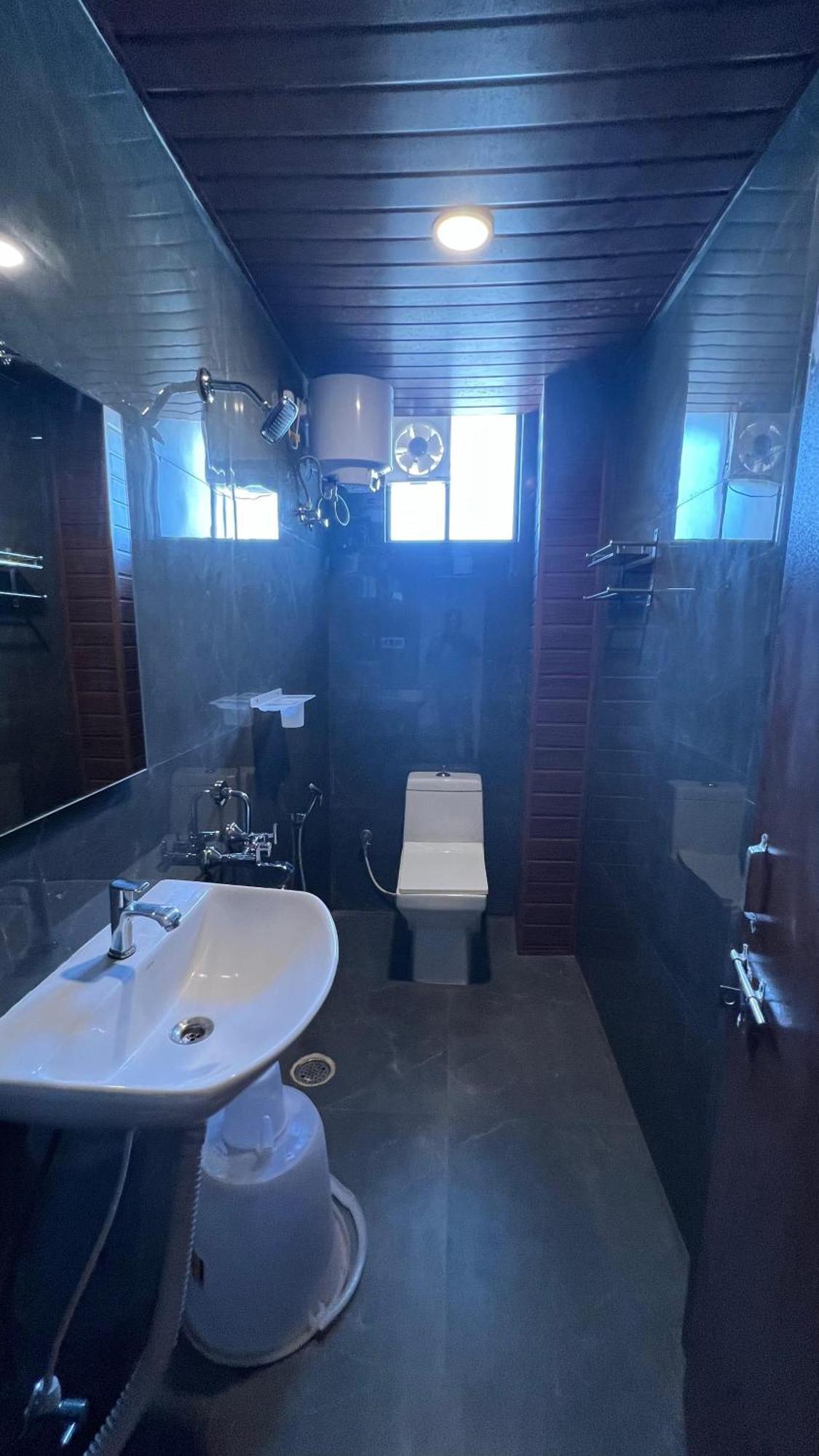Wild Wings Premium Hotel Haiderabad Buitenkant foto