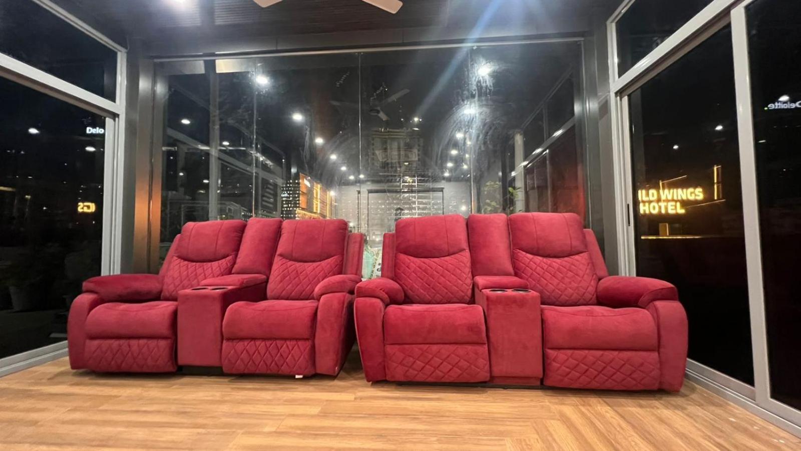 Wild Wings Premium Hotel Haiderabad Buitenkant foto