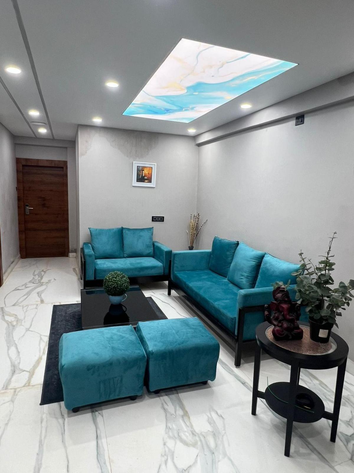 Wild Wings Premium Hotel Haiderabad Buitenkant foto
